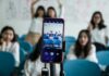 Riscos ocultos nas proibições de celulares para adolescentes
