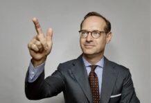 Oliver Bäte, CEO da Allianz SE, critica exagero em torno da revolução da IA